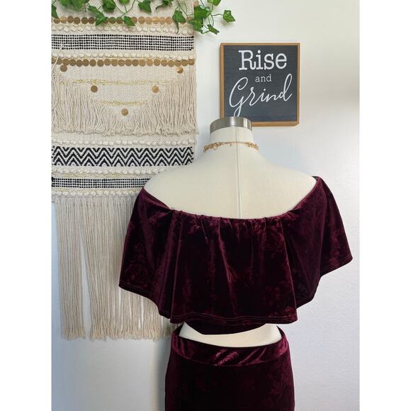 Vintage Womans Dead Stock Y2k Wine Velour Off the Shoulder Crop Top Pant Set L - Picture 15 of 16